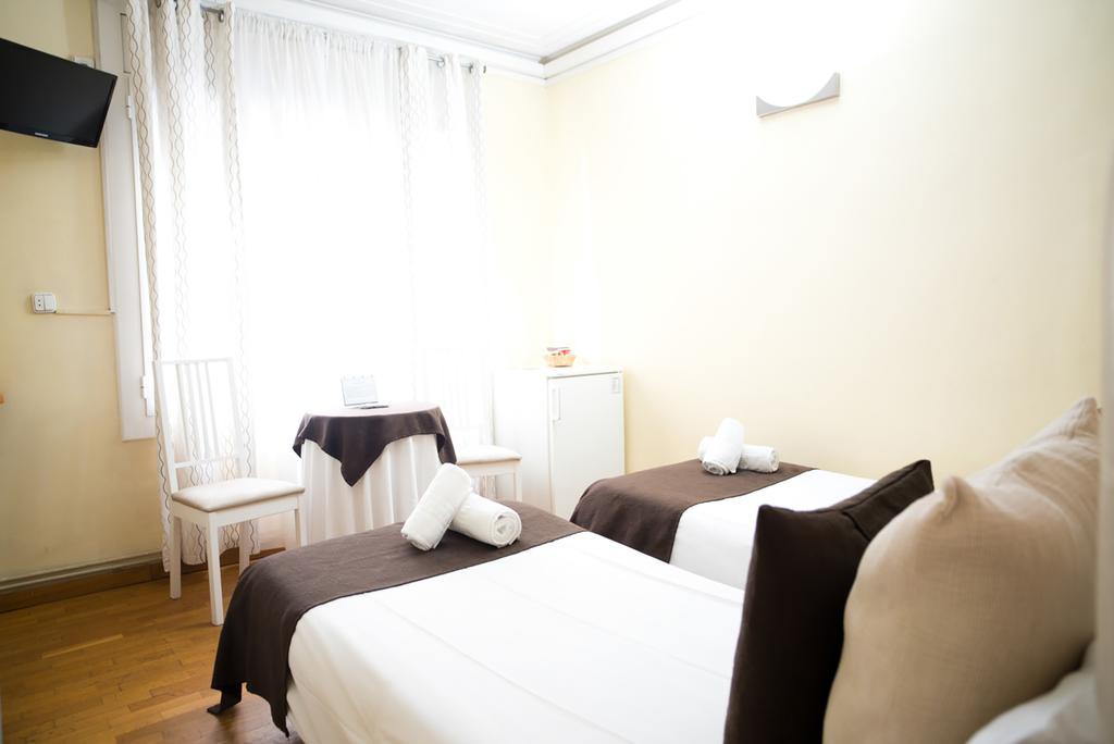 Petit Hotel Barcelona Exteriör bild